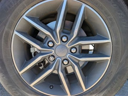 Used 2019 Jeep Grand Cherokee Limited image 8