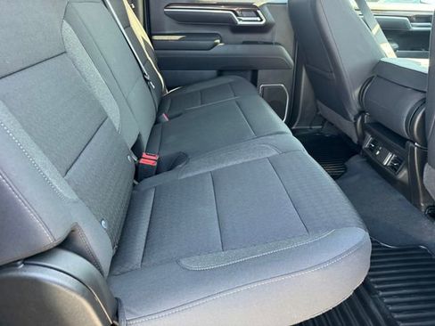 Used 2025 Chevrolet Silverado 1500 LT AWD/4WD image 8