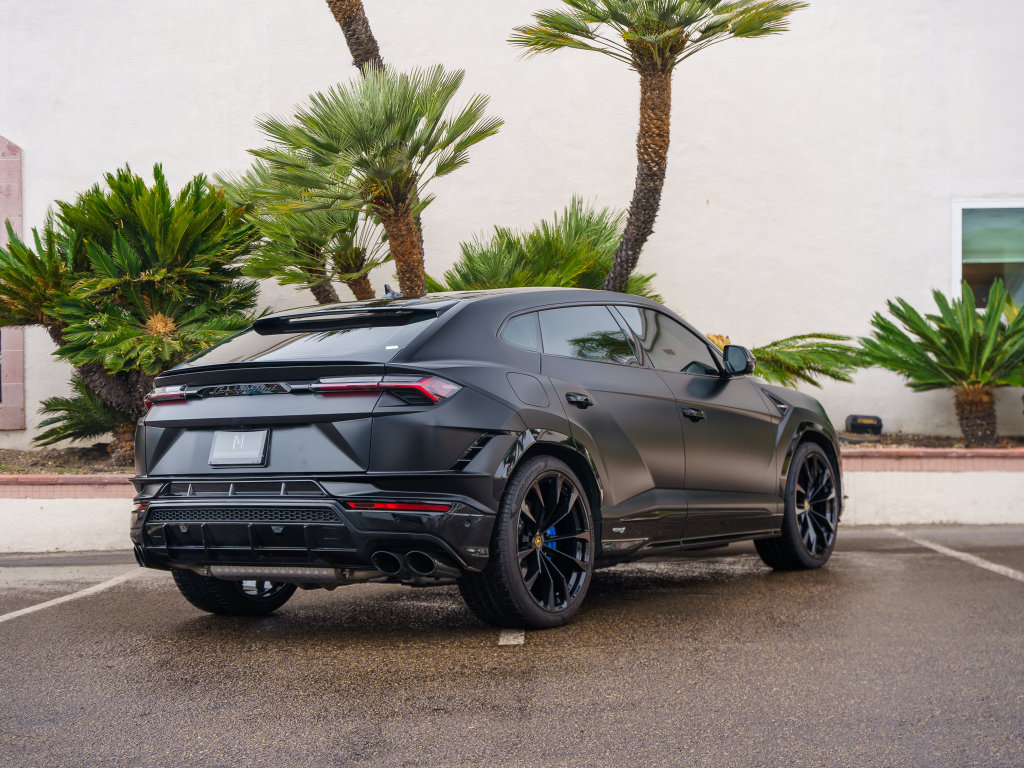 Used 2024 Lamborghini Urus S AWD/4WD image 3
