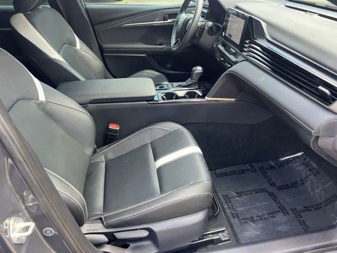 Used 2025 Toyota Camry SE w/ Convenience Package FWD image 12