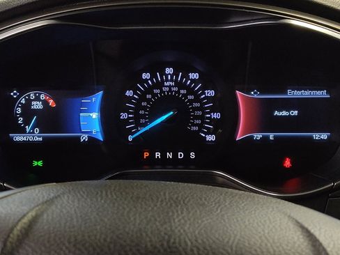 Used 2017 Ford Fusion SE w/ Fusion SE Technology Package FWD image 23