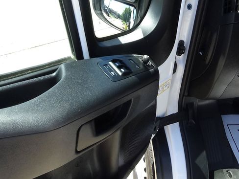 Used 2026 RAM ProMaster 2500 w/ Convenience Group FWD image 12