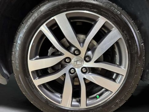 Used 2016 Honda Pilot Touring image 37