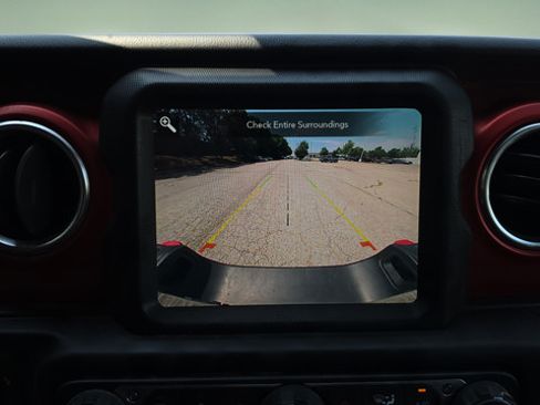 Used 2020 Jeep Gladiator Rubicon AWD/4WD image 19