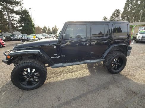 Used 2011 Jeep Wrangler Unlimited 70th Anniversary w/ Connectivity Group image 6