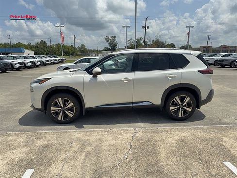 Used 2023 Nissan Rogue SL w/ SL Premium Package FWD image 4