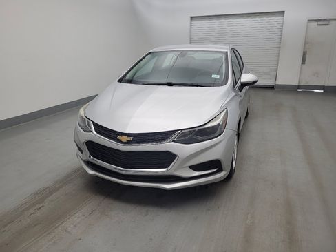Used 2017 Chevrolet Cruze LT FWD image 15