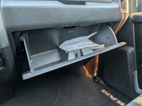 Used 2014 RAM 1500 Express RWD image 21