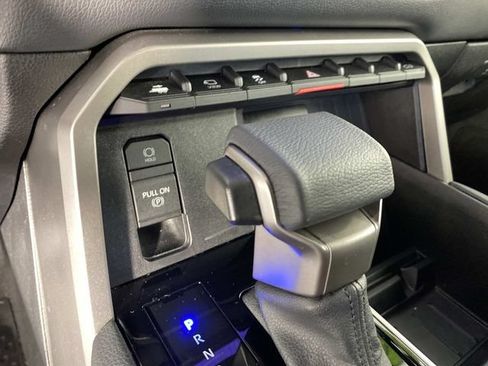 Used 2025 Toyota Tundra Limited AWD/4WD image 20
