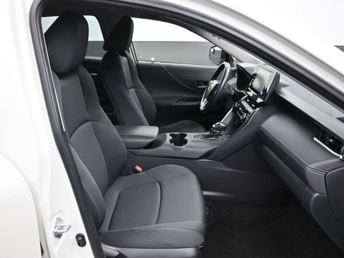 Certified 2021 Toyota Venza LE image 25