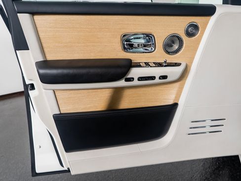 Used 2019 Rolls-Royce Phantom Sedan image 49