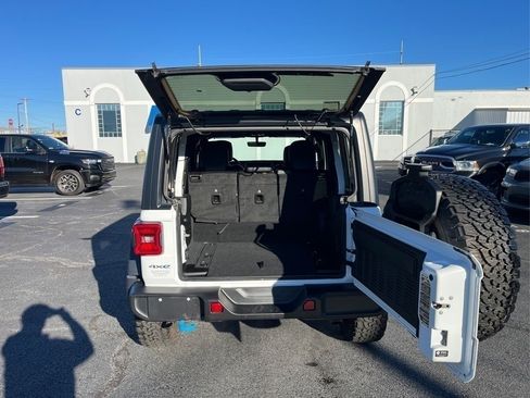 Used 2022 Jeep Wrangler Unlimited Rubicon 4xe w/ Dual Top Group image 13