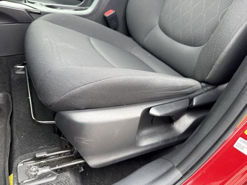 Used 2022 Toyota Corolla Cross LE FWD image 17