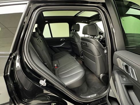 Used 2021 BMW X5 M50i image 15