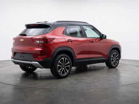 Used 2025 Chevrolet TrailBlazer LT image 9