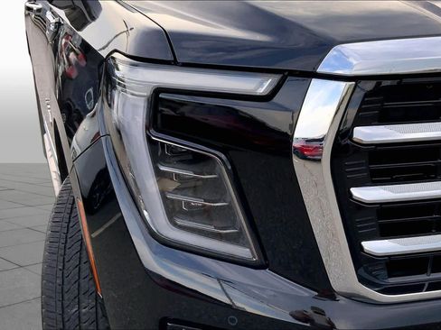 Used 2025 GMC Yukon Elevation AWD/4WD image 24