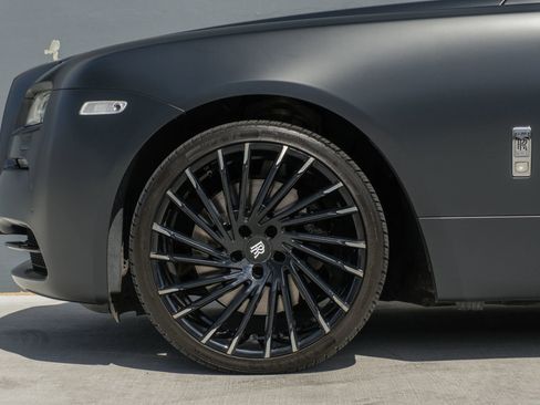 Used 2016 Rolls-Royce Wraith RWD image 19