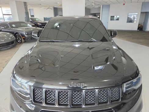 Used 2017 Jeep Grand Cherokee SRT image 4