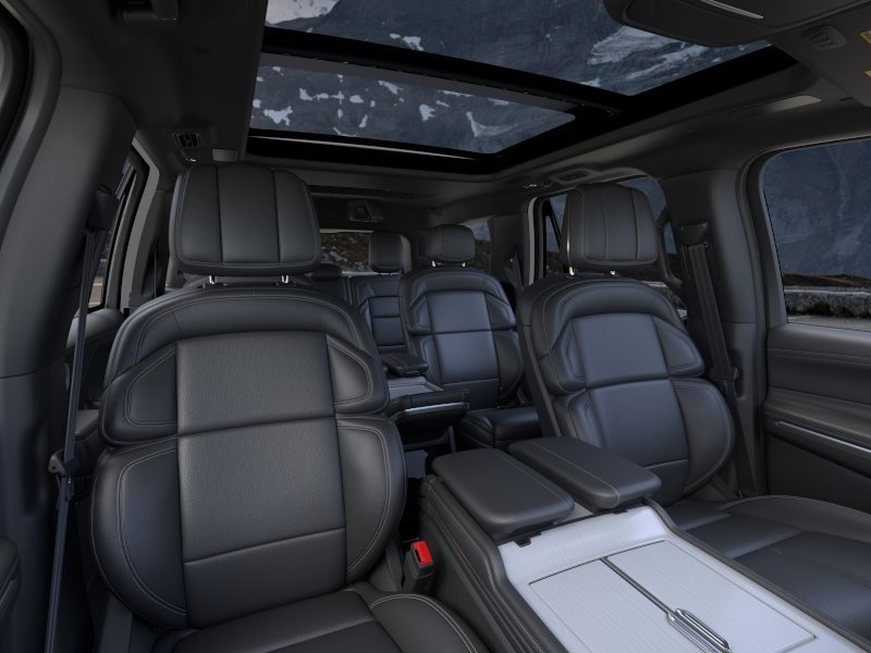 New 2026 Lincoln Navigator Reserve w/ Jet Appearance Package AWD/4WD image 10