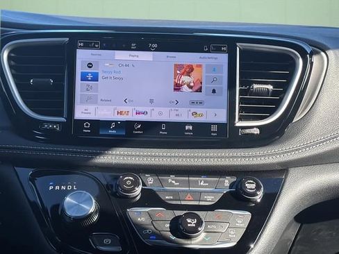 New 2026 Chrysler Pacifica Select FWD image 26