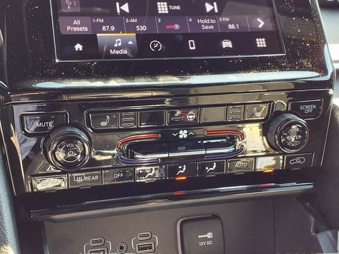 New 2025 Jeep Grand Cherokee L Altitude AWD/4WD image 9
