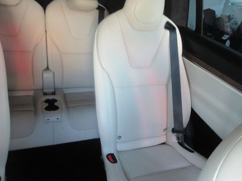 Used 2023 Tesla Model X AWD/4WD image 39