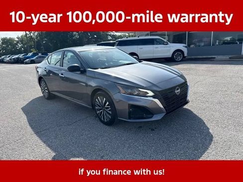 Used 2025 Nissan Altima 2.5 SV FWD image 13