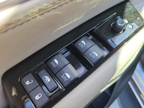 Used 2022 Jeep Wagoneer Series I w/ Convenience Group I AWD/4WD image 13