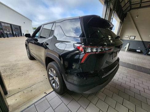Used 2026 Chevrolet Equinox LT FWD image 6
