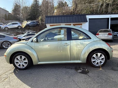 Used 2008 Volkswagen Beetle S image 2