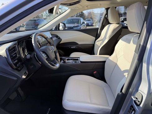 Used 2023 Lexus RX 350h image 13