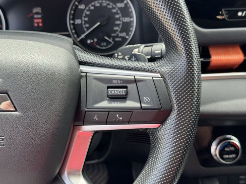 Used 2025 Mitsubishi Outlander ES FWD image 26