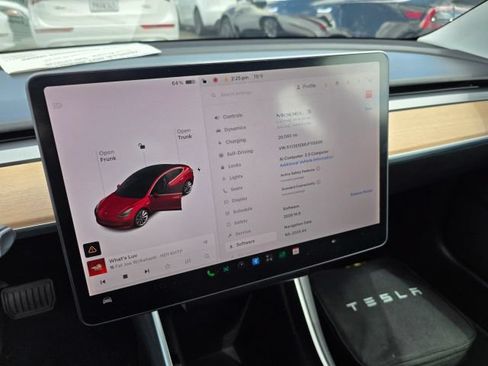 Used 2018 Tesla Model 3 Long Range AWD/4WD image 3