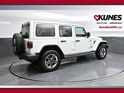 Used 2020 Jeep Wrangler Unlimited Sahara image 10