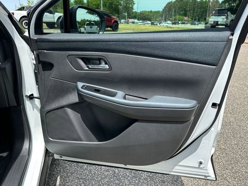 New 2026 Nissan Leaf SV+ w/ Floor Mat Package (SV+) FWD image 12