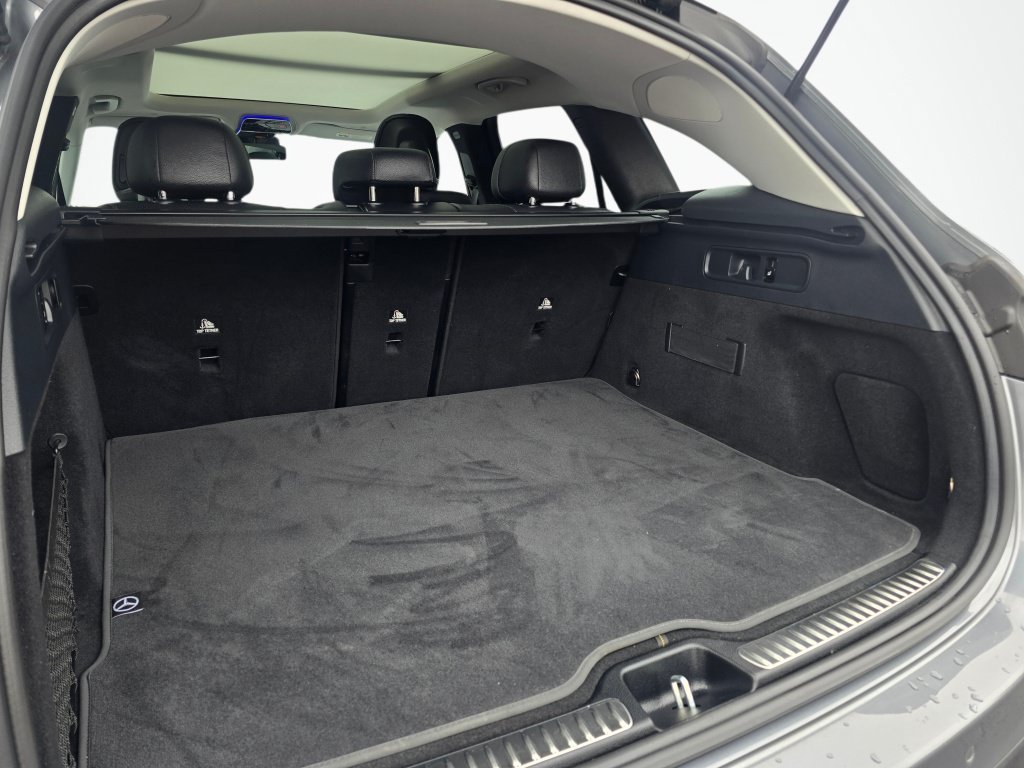 Used 2023 Mercedes-Benz GLC 300 4MATIC w/ Exclusive Trim Package image 22