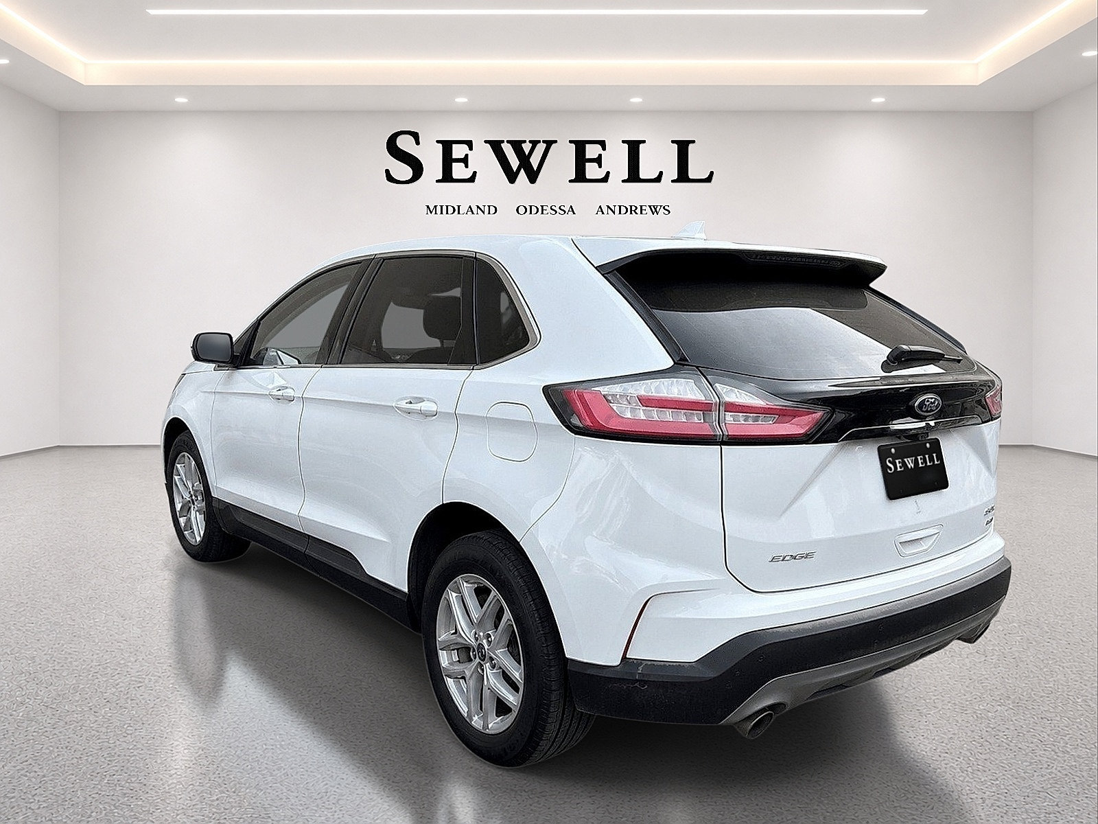 Used 2024 Ford Edge SEL w/ Convenience Package AWD/4WD image 3