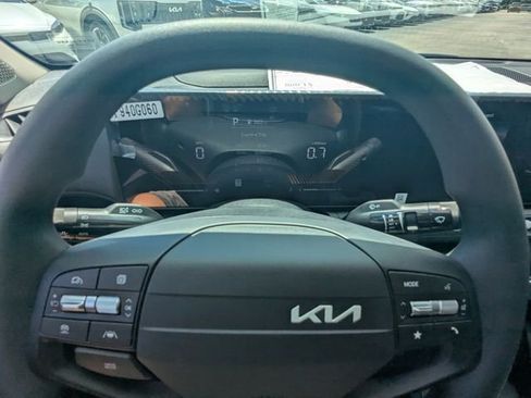 New 2026 Kia K4 FWD image 24