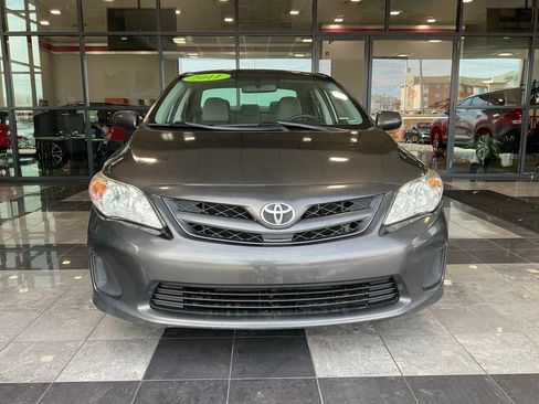 Used 2011 Toyota Corolla LE image 2