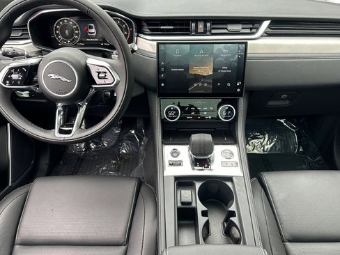 New 2025 Jaguar F-PACE R-Dynamic S image 24