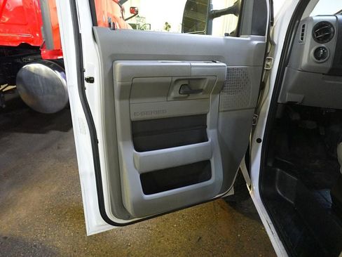 Used 2019 Ford E-350 and Econoline 350 Super Duty w/ Power Windows & Locks Group RWD image 13