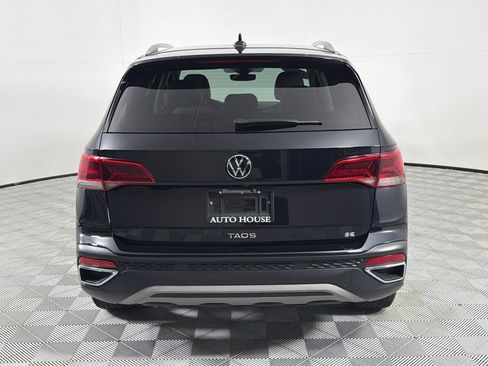 Used 2023 Volkswagen Taos SE w/ Black Wheel Package FWD image 6