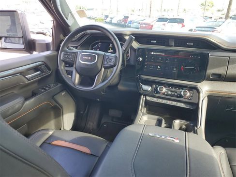 Used 2025 GMC Sierra 2500 AT4 image 11