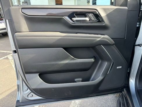 New 2026 GMC Yukon XL Elevation w/ Elevation Premium Package AWD/4WD image 9