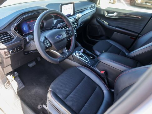 Used 2025 Ford Escape ST-Line image 10