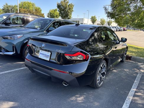 Used 2025 BMW 230i xDrive Coupe w/ Premium Package AWD/4WD image 11