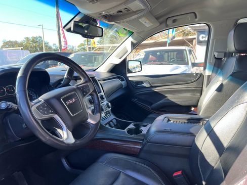 Used 2017 GMC Yukon XL SLT image 7