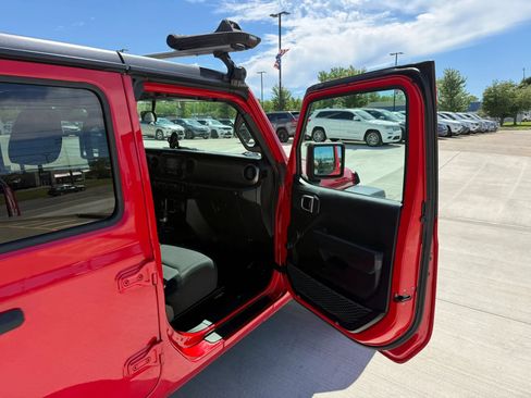 Used 2019 Jeep Wrangler Unlimited Sport AWD/4WD image 24