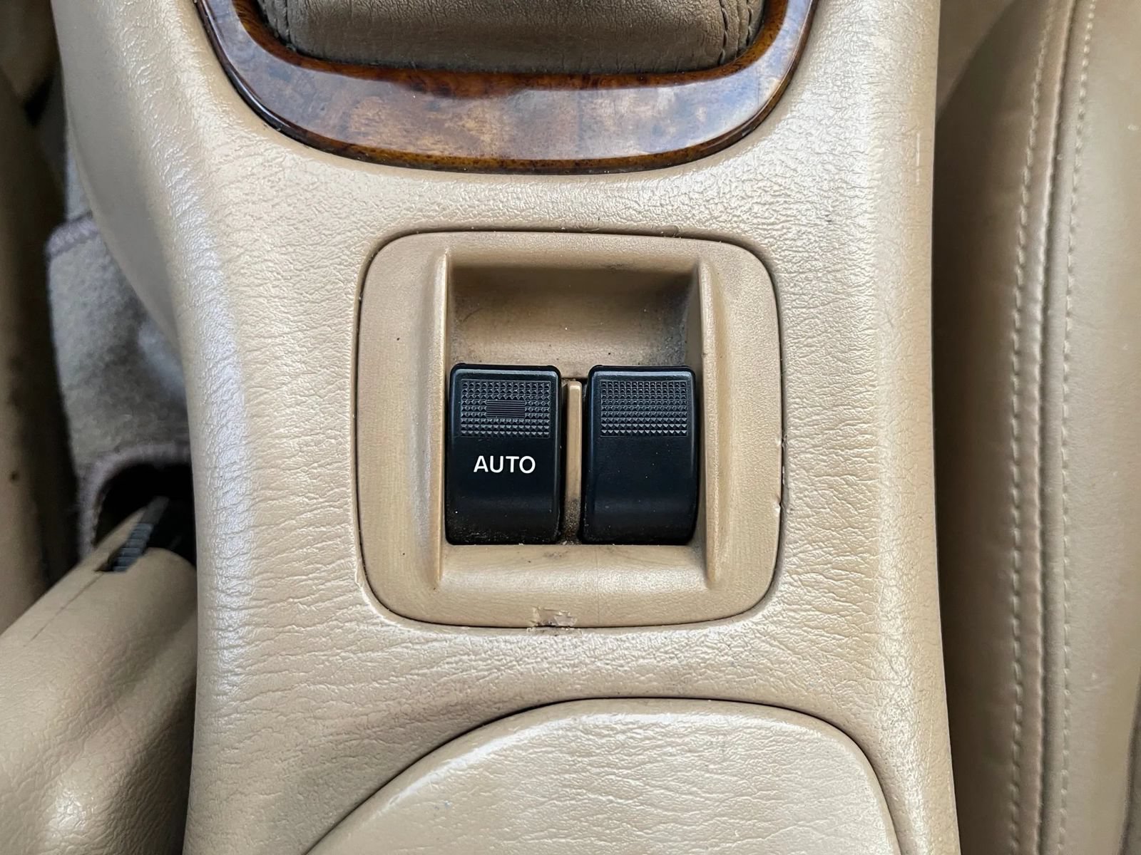 Used 2001 MAZDA MX-5 Miata RWD image 31