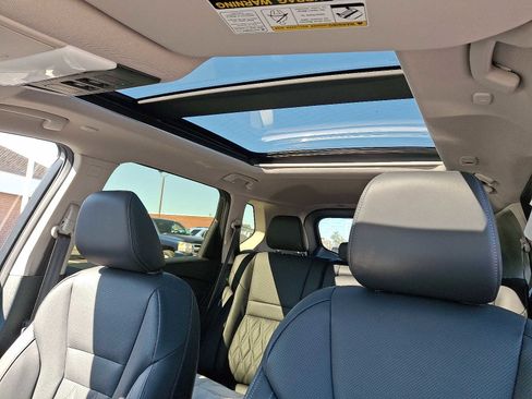 Used 2024 Nissan Rogue Platinum image 15